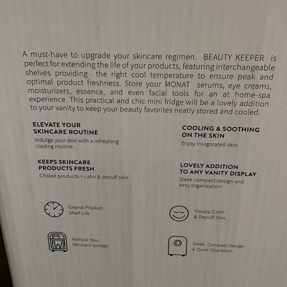 💕SOLD💕 Monat Skincare Mini Beauty Fridge - Picture 6 of 8